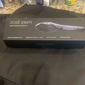 Jose Eber - digital straightening brush